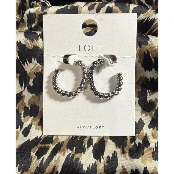 NEW Ann Taylor LOFT Twist Open Hoop Stud Earrings Gold Tone Oval 1 Inch - Picture 6 of 6